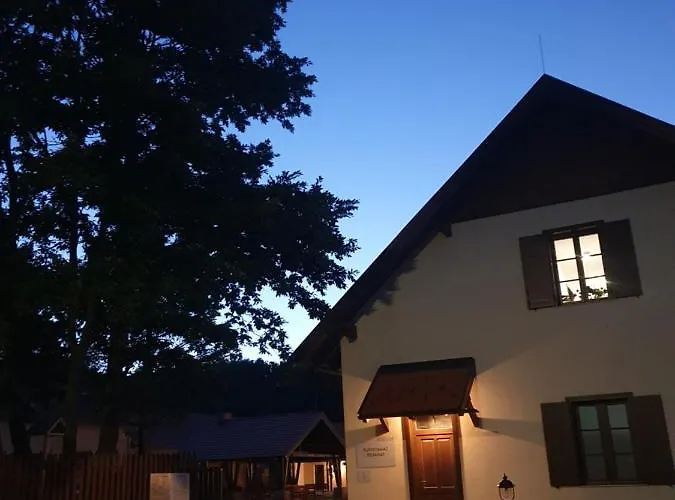 Grof Esterhazy Moric Oekoturisztikai Koezpont Feriested