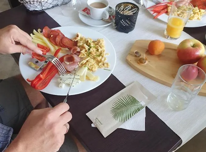 Grof Esterhazy Moric Oekoturisztikai Koezpont Gant